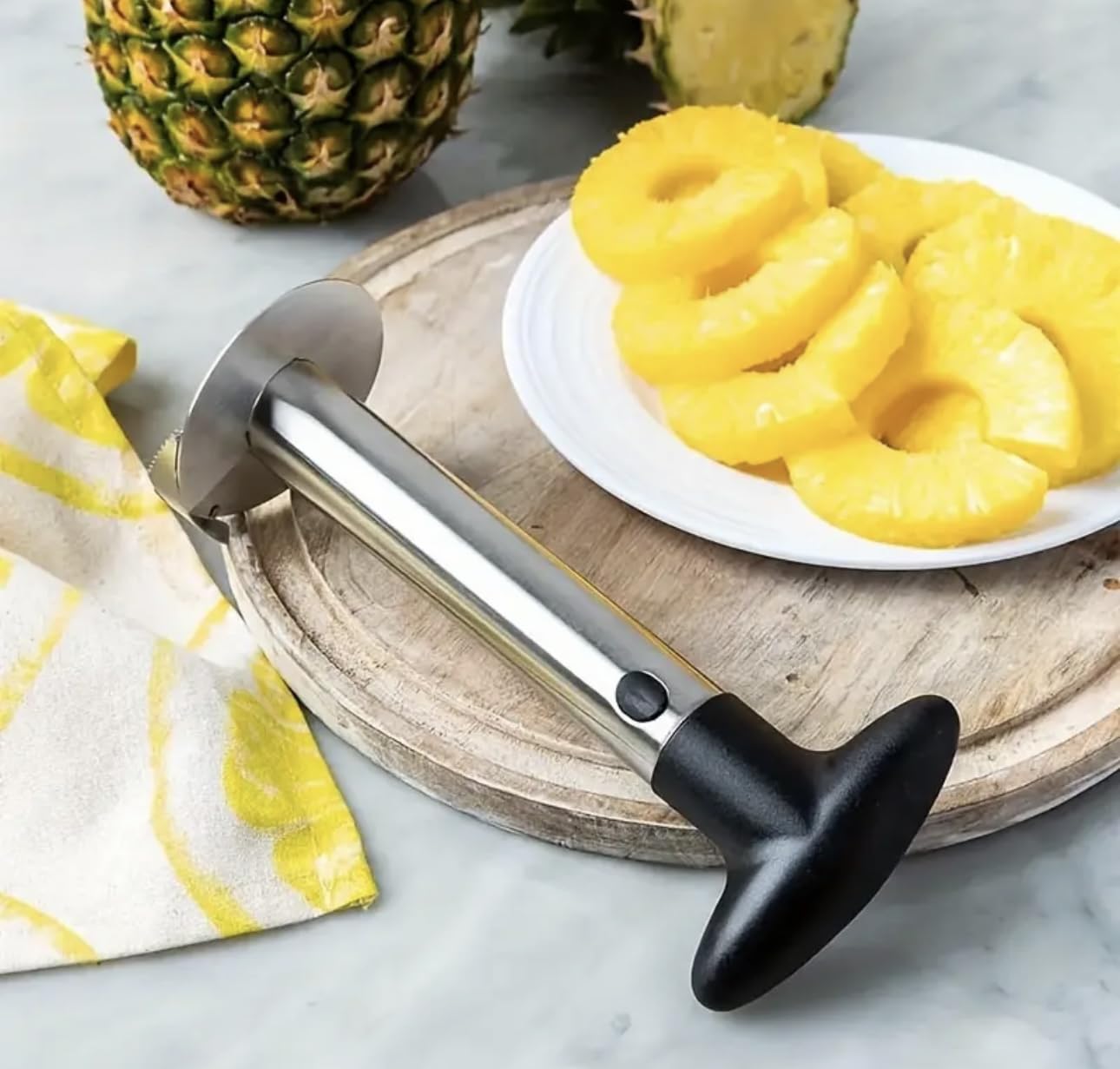 頑丈なパイナップルカッター＆コアラー、ステンレス製パイナップ - Pineapple Corer Slicer のレビューと価格